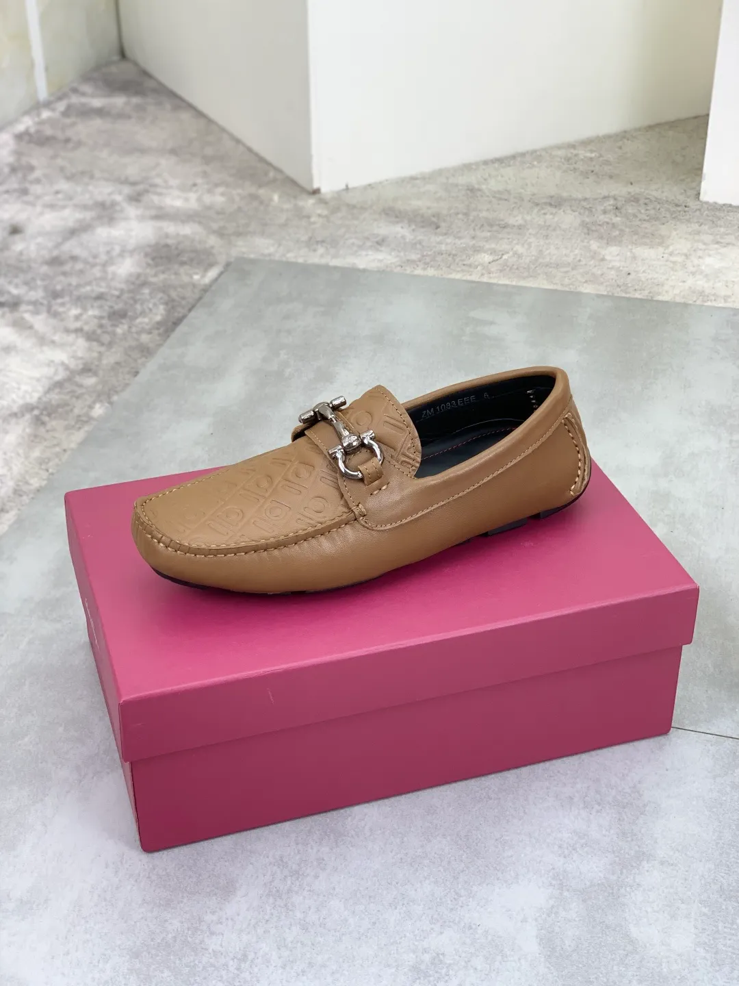 Men's shoes 💰P542 New model, high quality [Ferragamo/Ferragamo] Latest lazy slip-on shoes Original imported calfskin, imported cowhide lining + original luxury metal buckle + original combination outsole Comparison without pressure Code number: 38-45